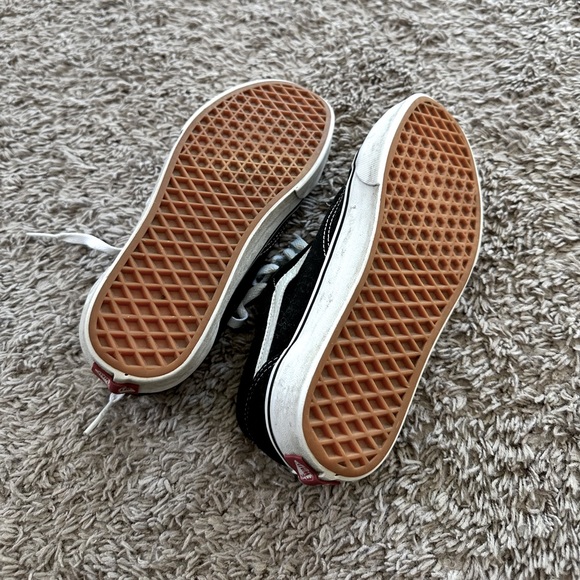 Vans - Picture 4 of 4